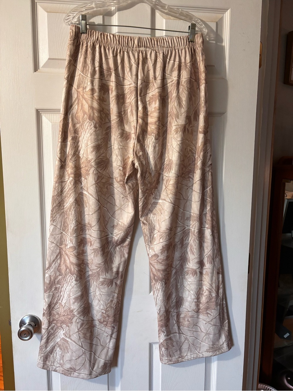 Closet Closing Sale - Moon River Blush Leaf-Print Lounge Pants - Picture 5 of 5